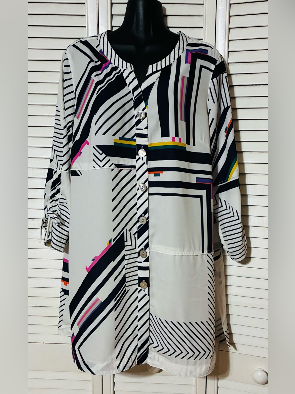 John Mark White Geometric Button-Front Long Sleeve Tunic With Color Accents